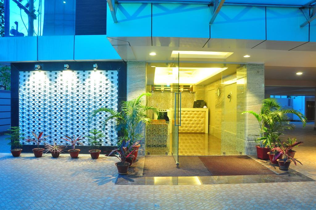 Awesome Palace Hotel Guwahati Exterior photo